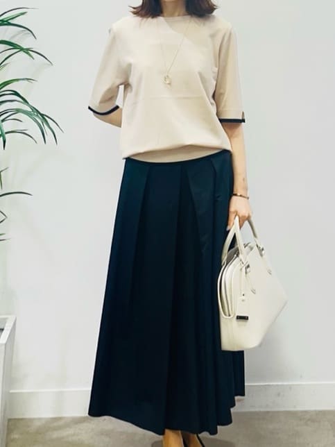 Miwaさんの「UNTITLED｜【アンサンブル可/薄手】ベーシッククルーネックカーディガン」を使ったコーディネート