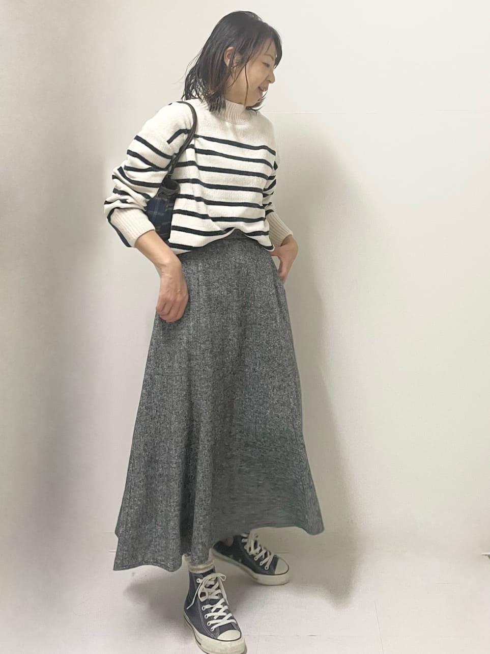 ISOさんの「Dessin｜【洗える】ハイネックベロアモールニット」を使ったコーディネート