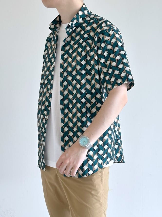 イッシーさんの「TAKEO KIKUCHI｜【COOL CITY WEAR】籠目アート柄 サッカーシャツ /通気性」を使ったコーディネート