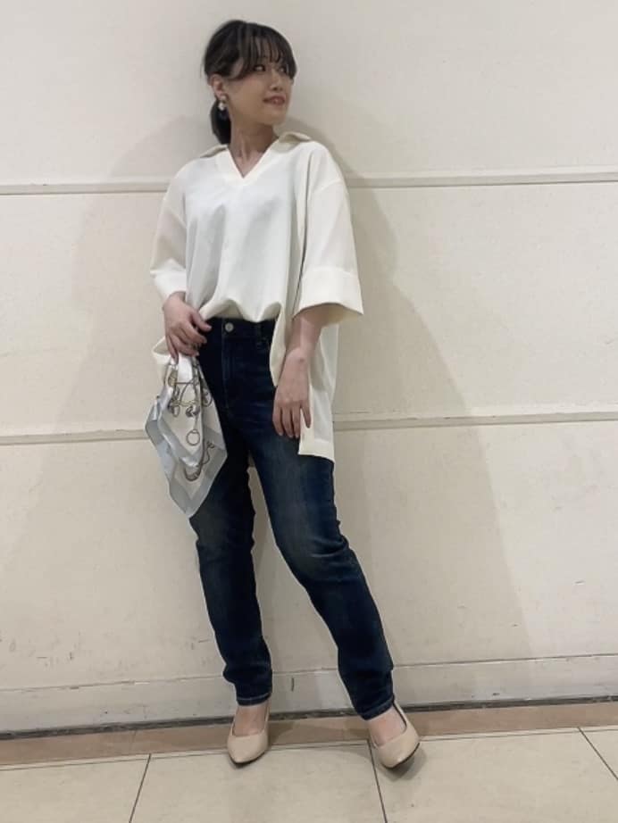 watanabeさんの「UNTITLED｜【UVカット/接触冷感/吸水速乾/ゆったり】V開きネックシャツ」を使ったコーディネート