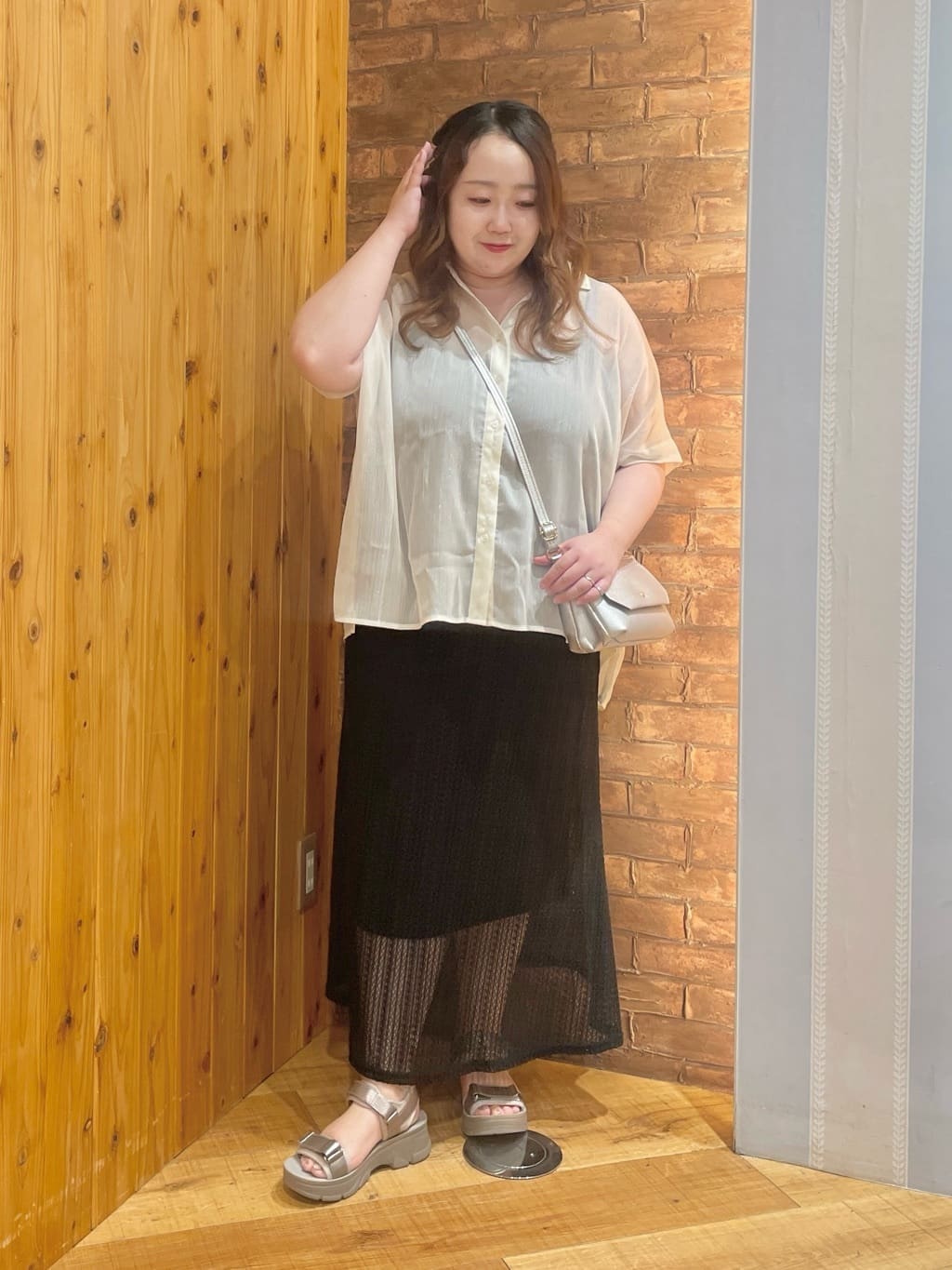 Risaさんの「SHOO･LA･RUE｜【2WAY】裏地を外してレイヤードにも! レース調スカート」を使ったコーディネート
