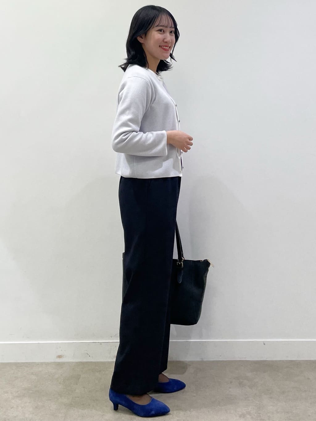 yukariさんの「Reflect｜【秋映え／単品使い◎／すっきり見え】ブローチ付きニットアンサンブル」を使ったコーディネート