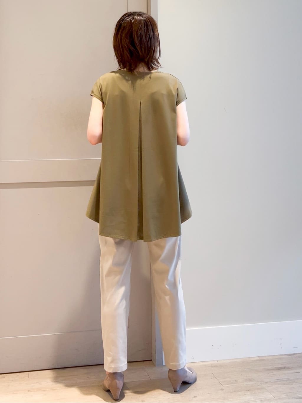 yamakoさんの「grove｜【冷感】サマーハイパーストレッチテーパードパンツ」を使ったコーディネート