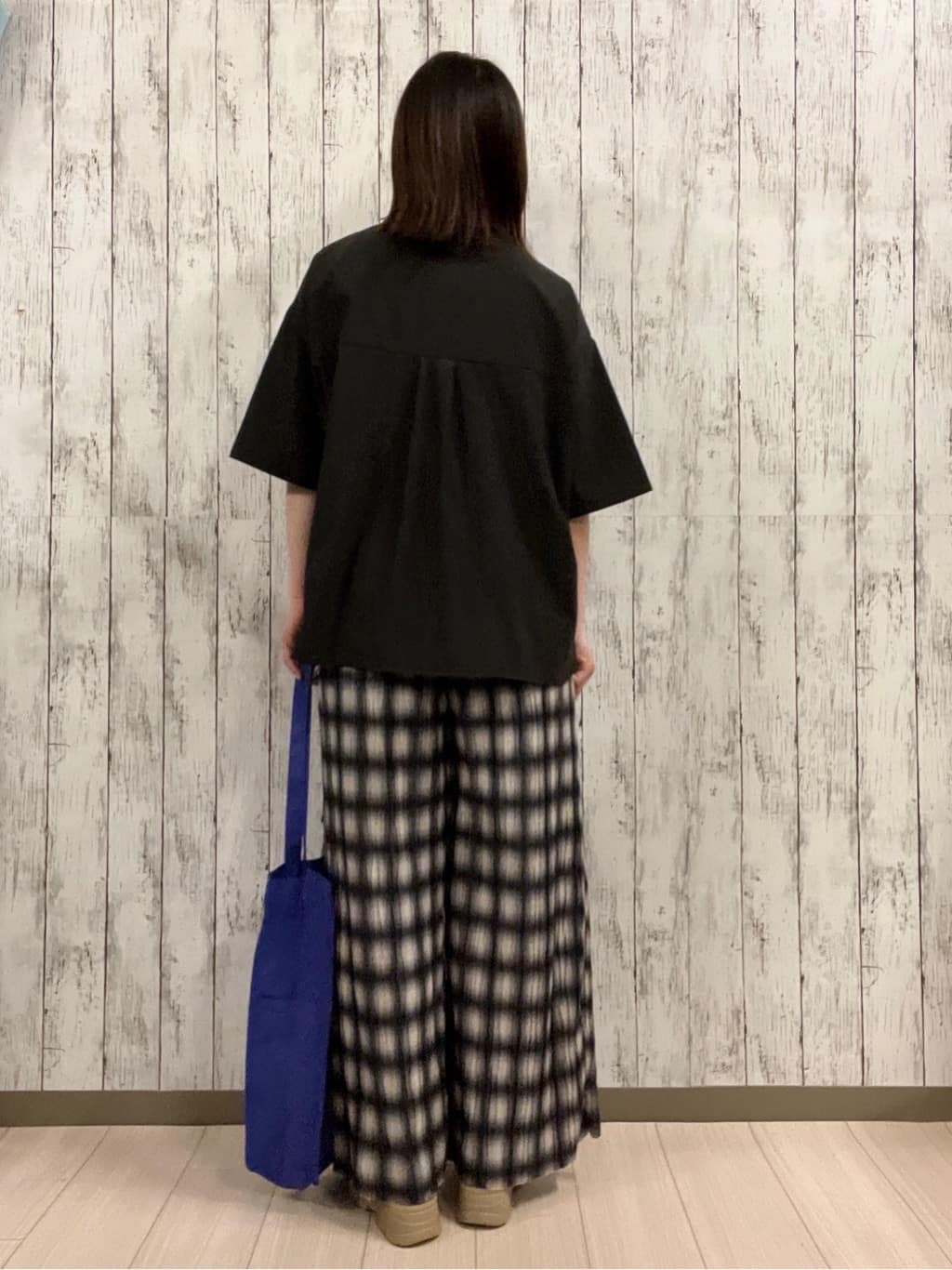 シカさんの「SHOO･LA･RUE｜【S-LL/ポケット付き】チェック柄 ウェーブプリーツパンツ」を使ったコーディネート