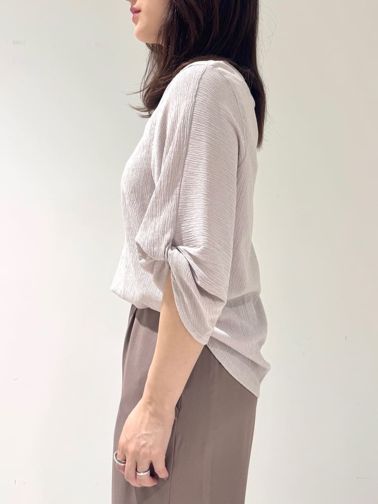 そんさんの「INDIVI｜【UVケア／吸汗速乾】凹凸素材ねじり袖トップス」を使ったコーディネート