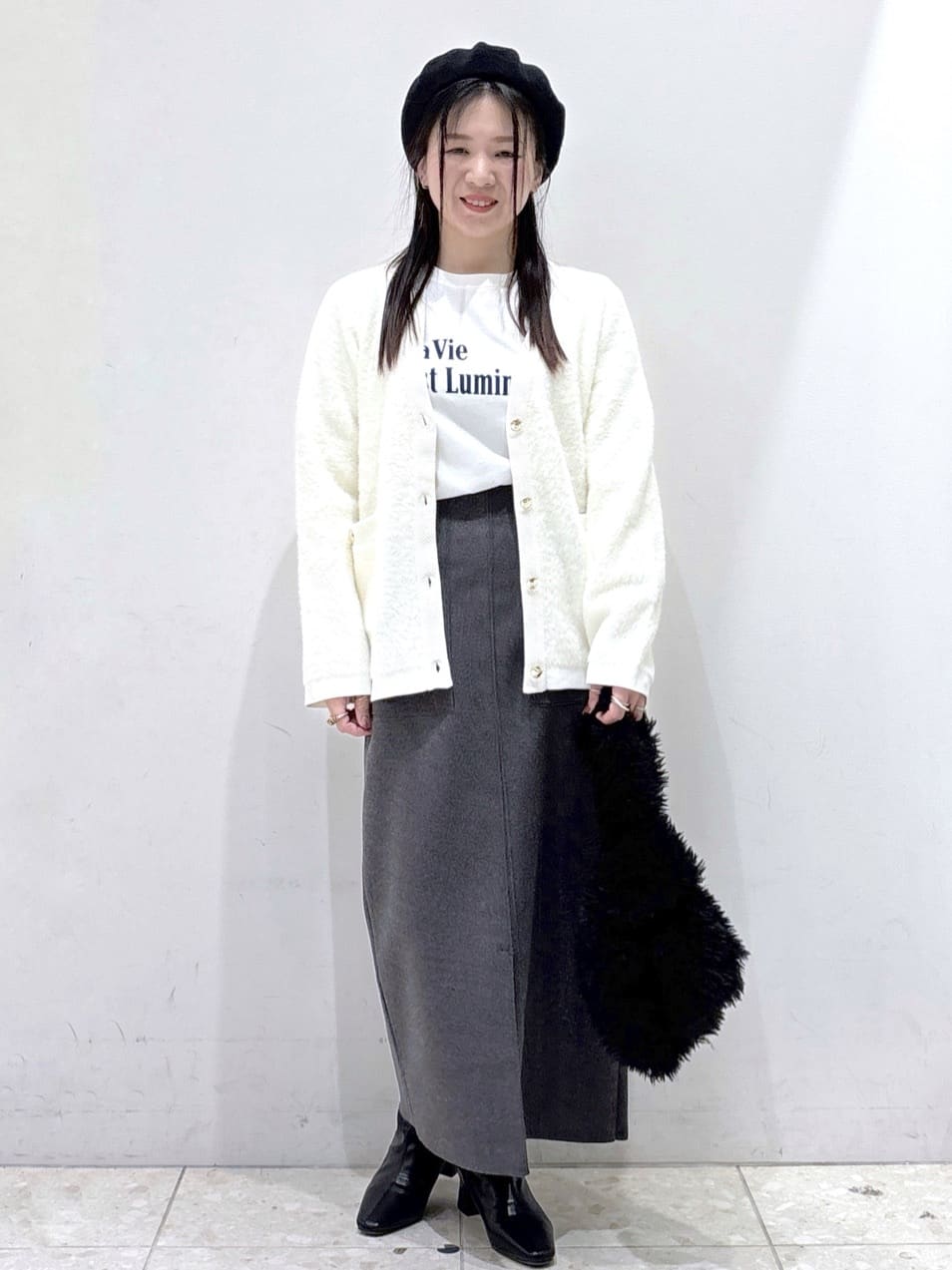 mameさんの「OPAQUE.CLIP｜ロングロゴTシャツ【洗濯機OK】」を使ったコーディネート