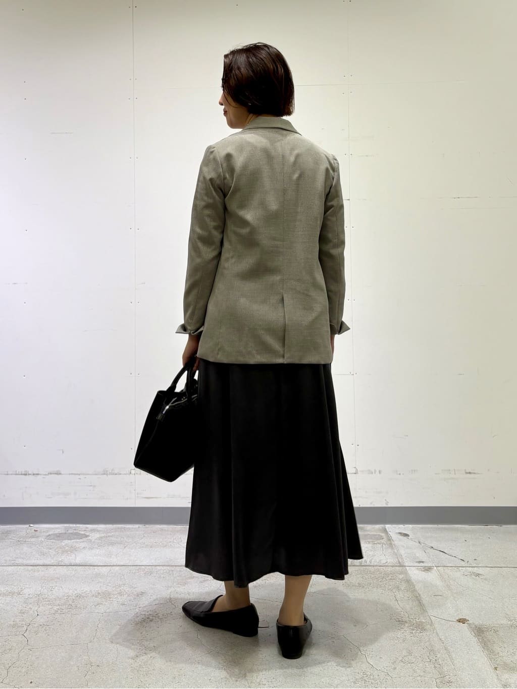 yuriさんの「INDIVI｜【UVケア／セットアップ可能】スエード調サテンスカート」を使ったコーディネート