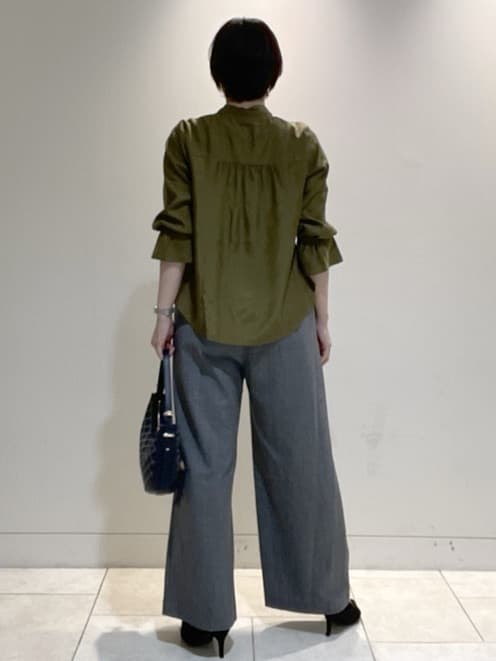 フミさんの「Reflect｜【キレイめスタイル／通勤におすすめ◎】ボウタイシャンブレーカラーブラウス」を使ったコーディネート