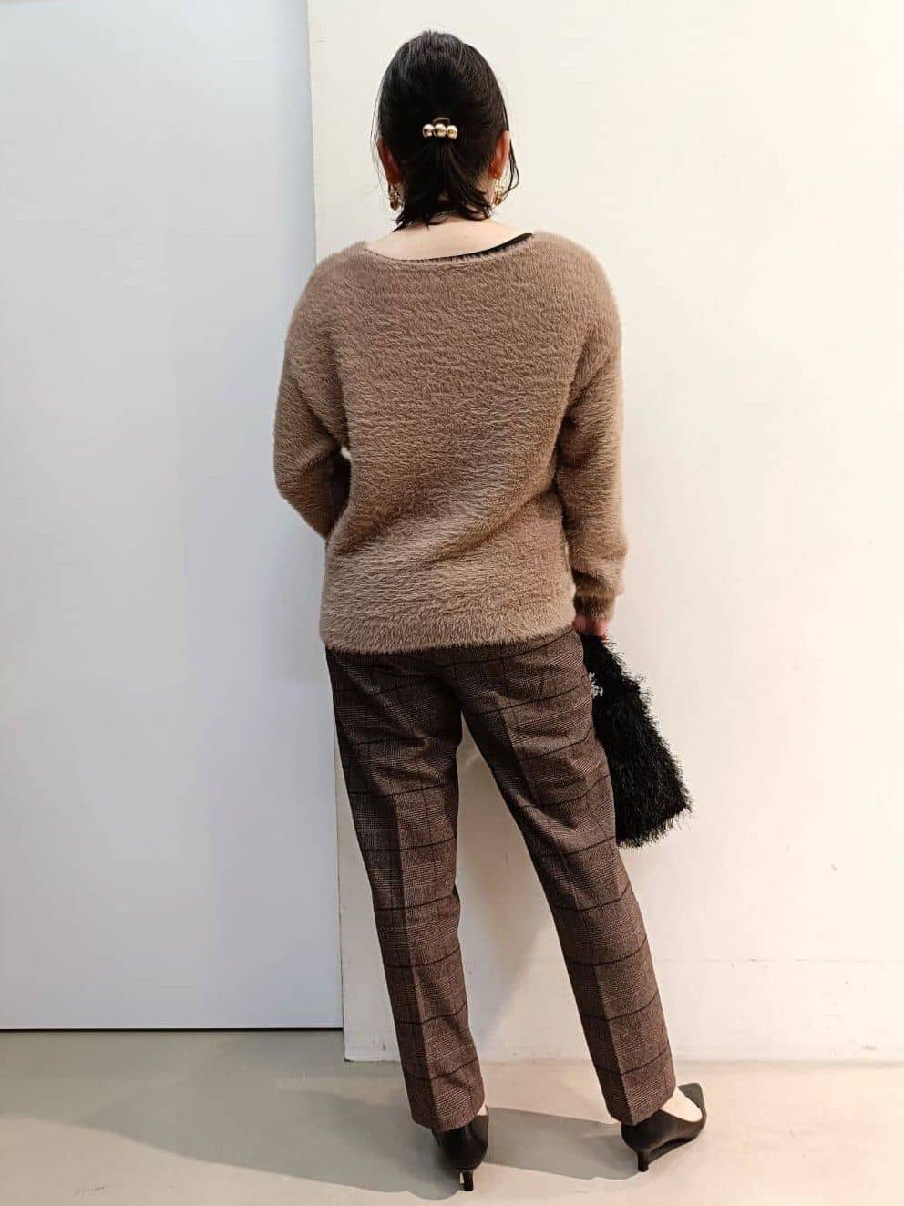 あんさんの「THE SHOP TK｜【華やかで柔らか】ふわふわフェザーニット/洗える・前後2WAY」を使ったコーディネート