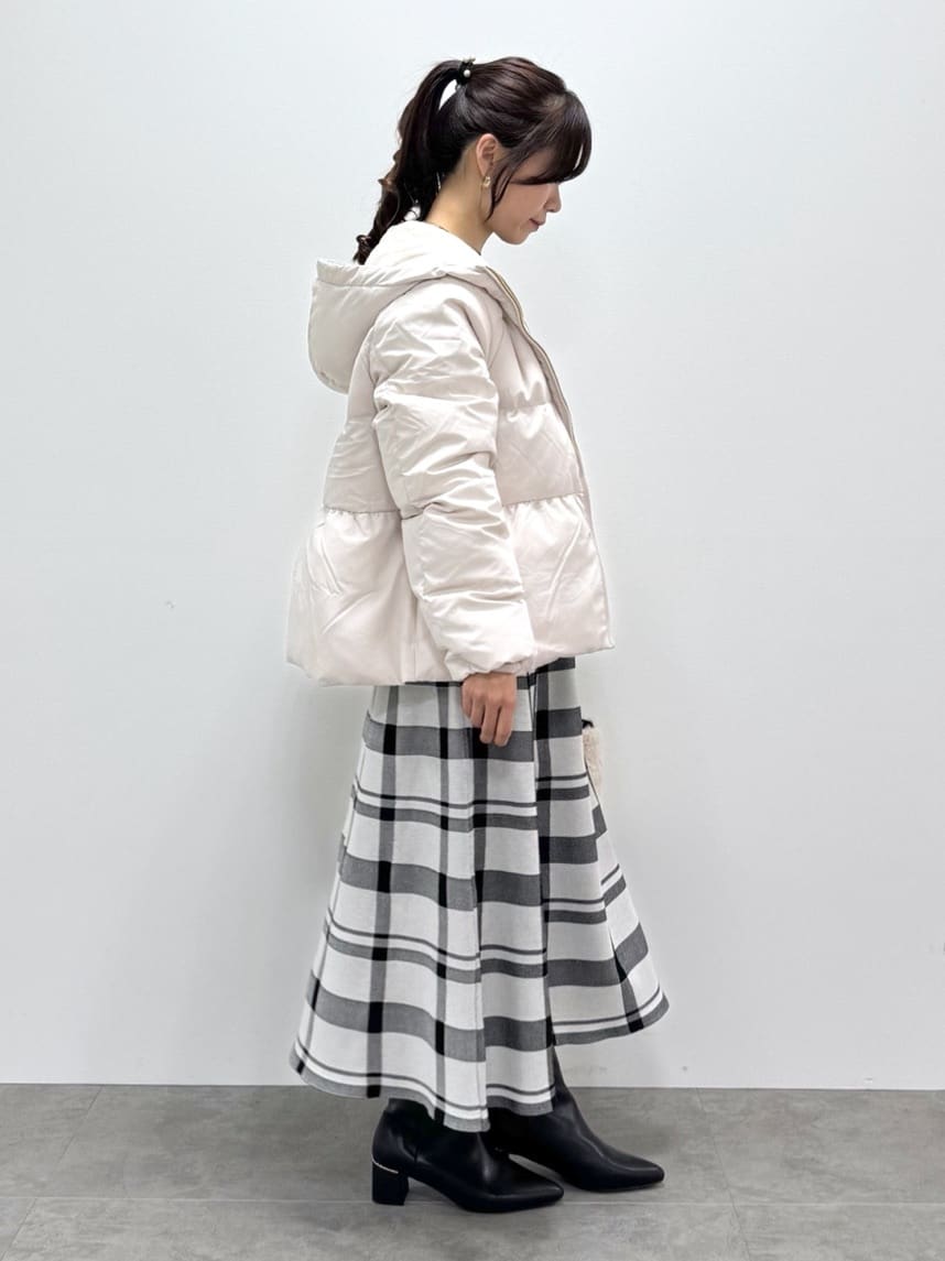 kozuさんの「index｜KAWADAダウンペプラムショートコート【撥水／洗濯機OK／静電気防止裏地】」を使ったコーディネート