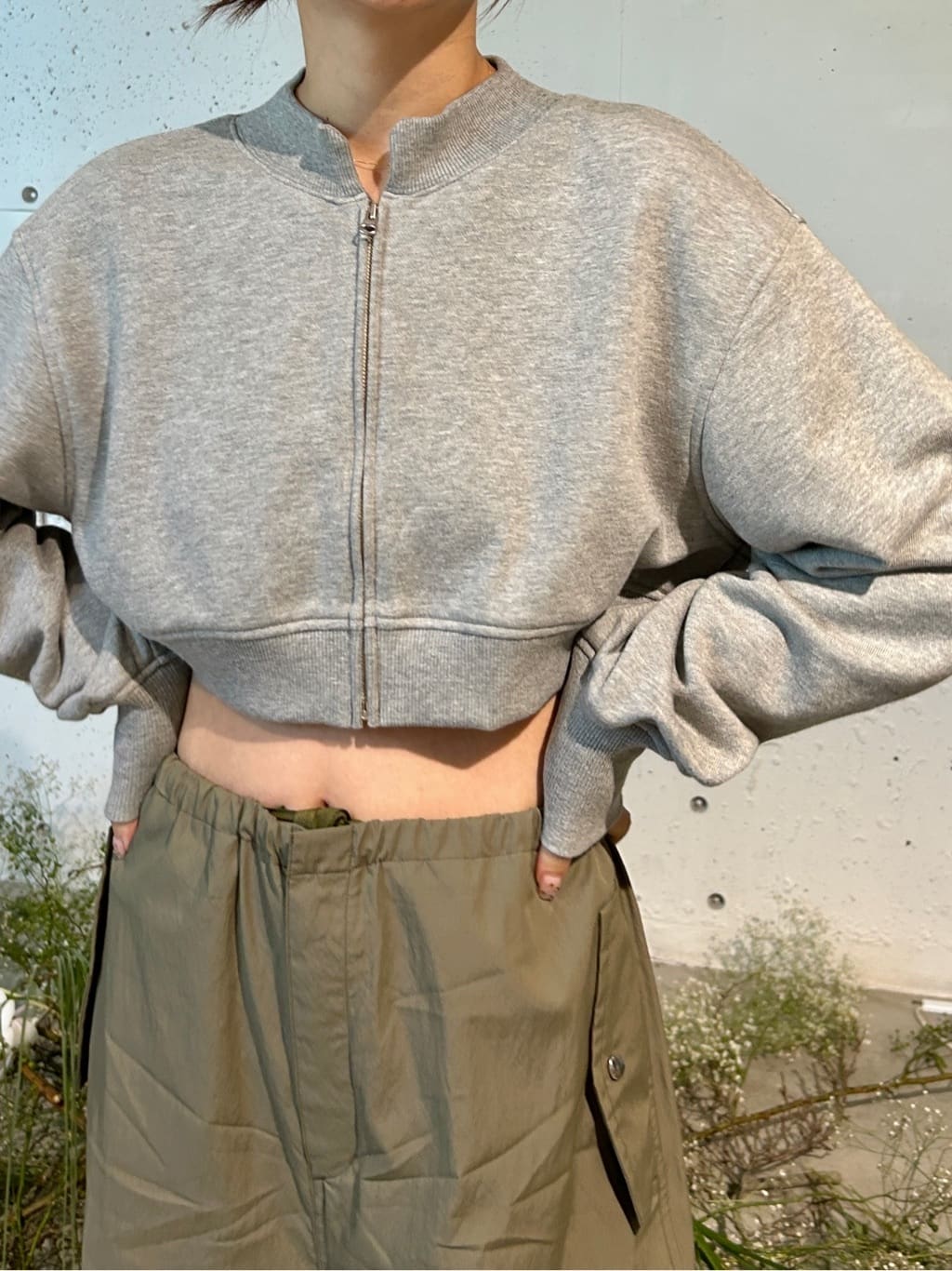 harunaさんの「CODE A｜short zip sweat」を使ったコーディネート
