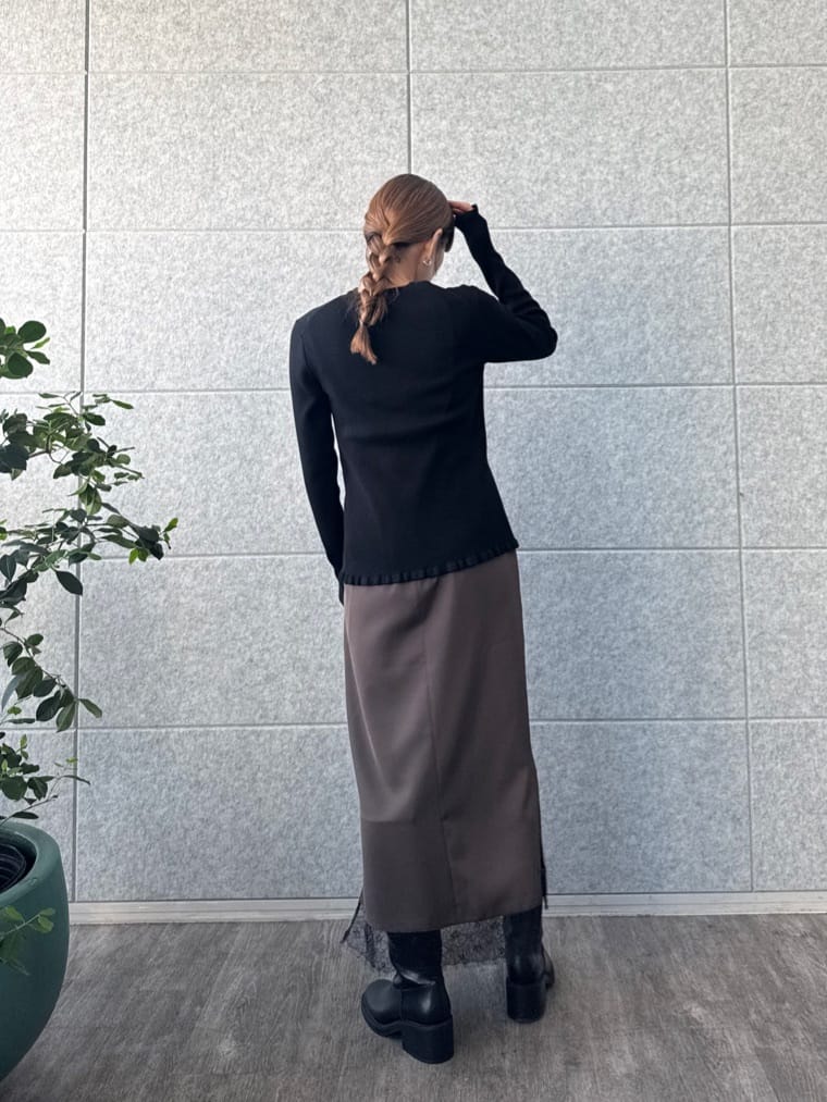designer yukaさんの「CODE A｜metal buttons knit cardigan」を使ったコーディネート