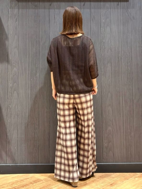 meiさんの「SHOO･LA･RUE｜【洗える/S-LL】季節の変わり目に 透かし柄が涼やか ジップブルゾン」を使ったコーディネート