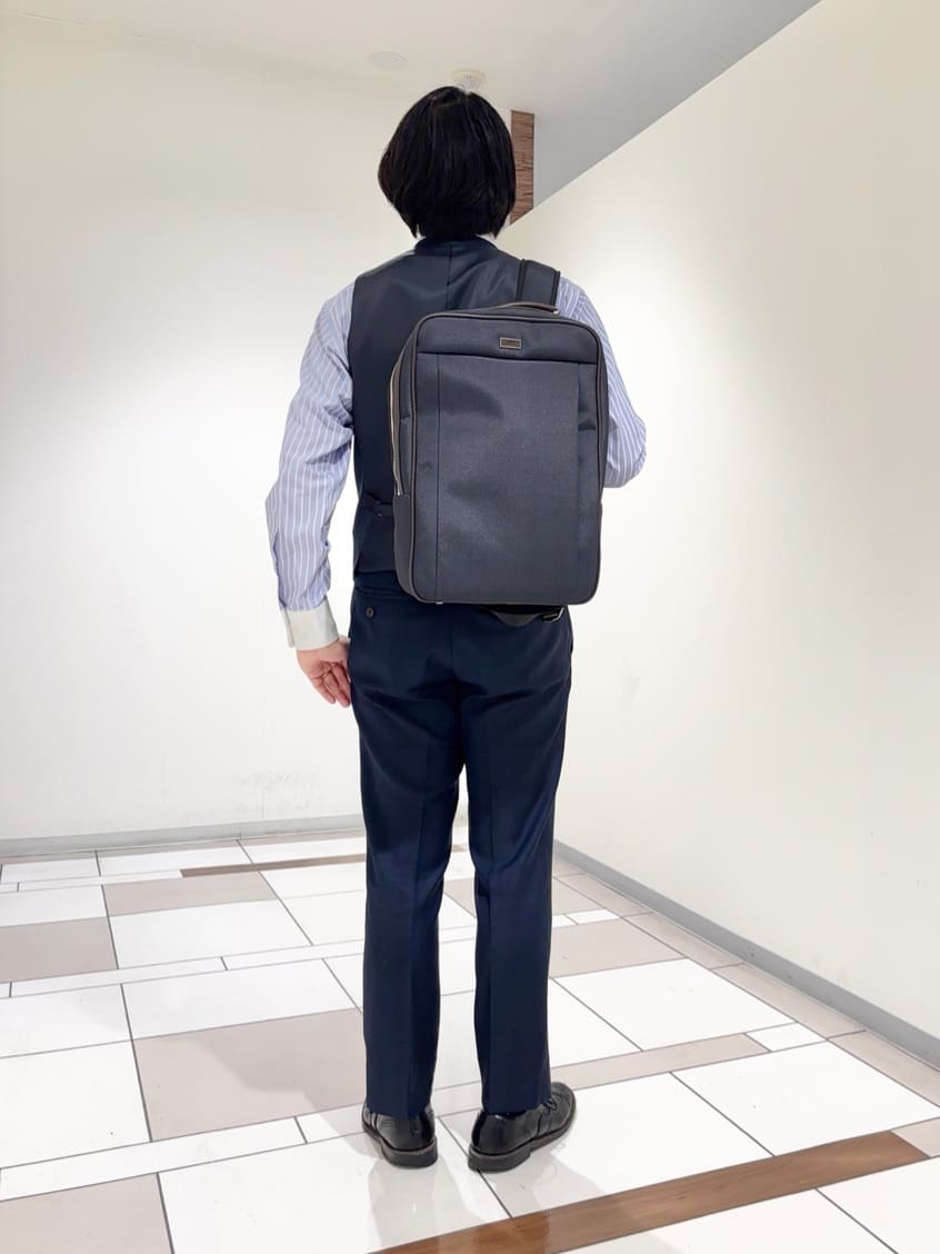 及川さんの「TAKEO KIKUCHI｜【Three by Three】シャイニーシャークピンヘッド ベスト / 3ピース対応」を使ったコーディネート