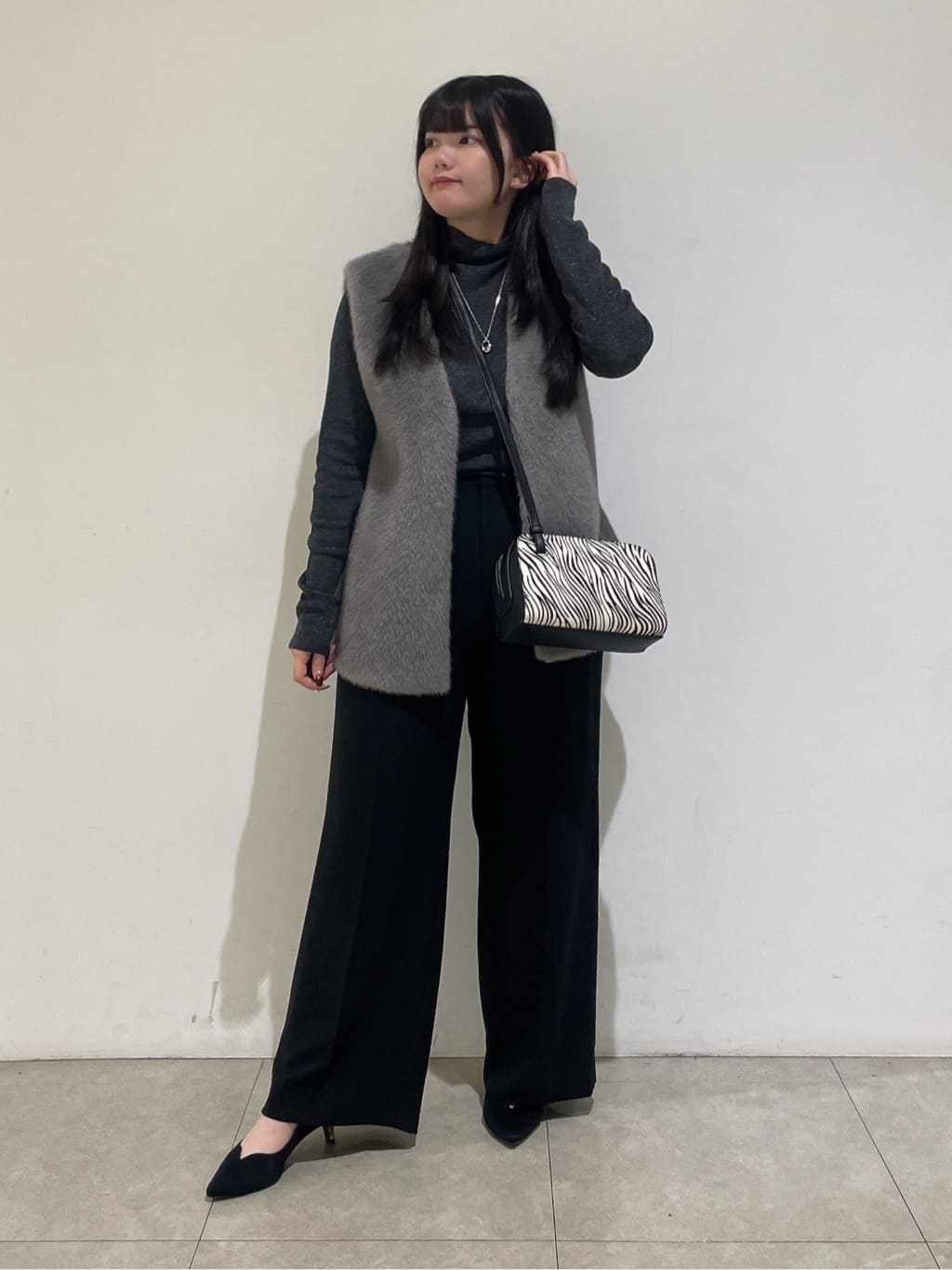 emikaさんの「INDIVI｜ミンク調フェイクファージレ」を使ったコーディネート