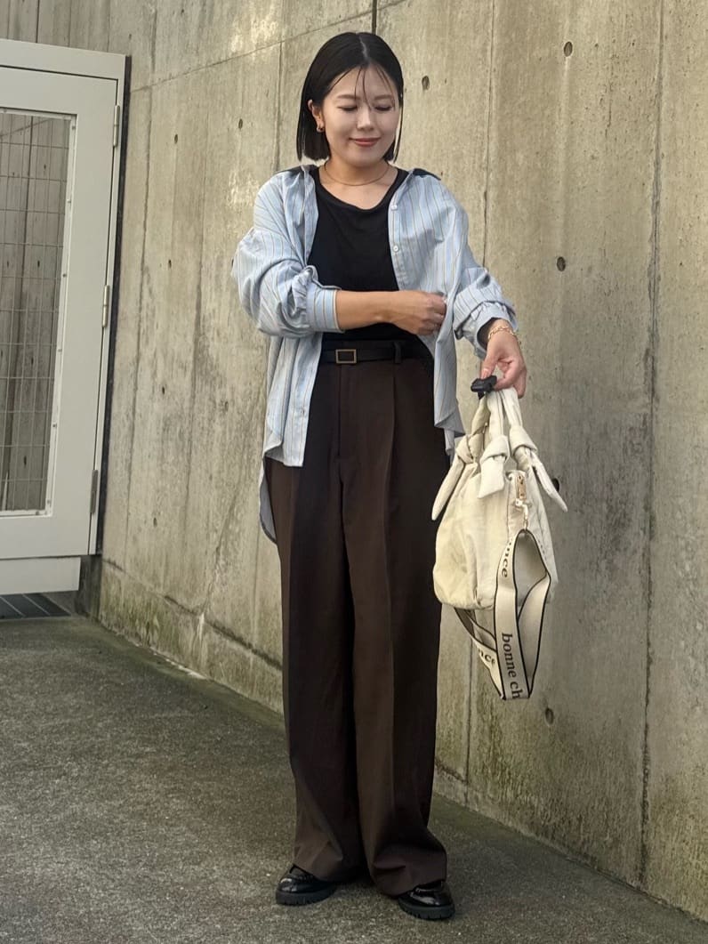 chさんの「THE SHOP TK｜【後ろ姿もサマになる】ストライプ バックシャーリングシャツ/体型カバー/洗える」を使ったコーディネート
