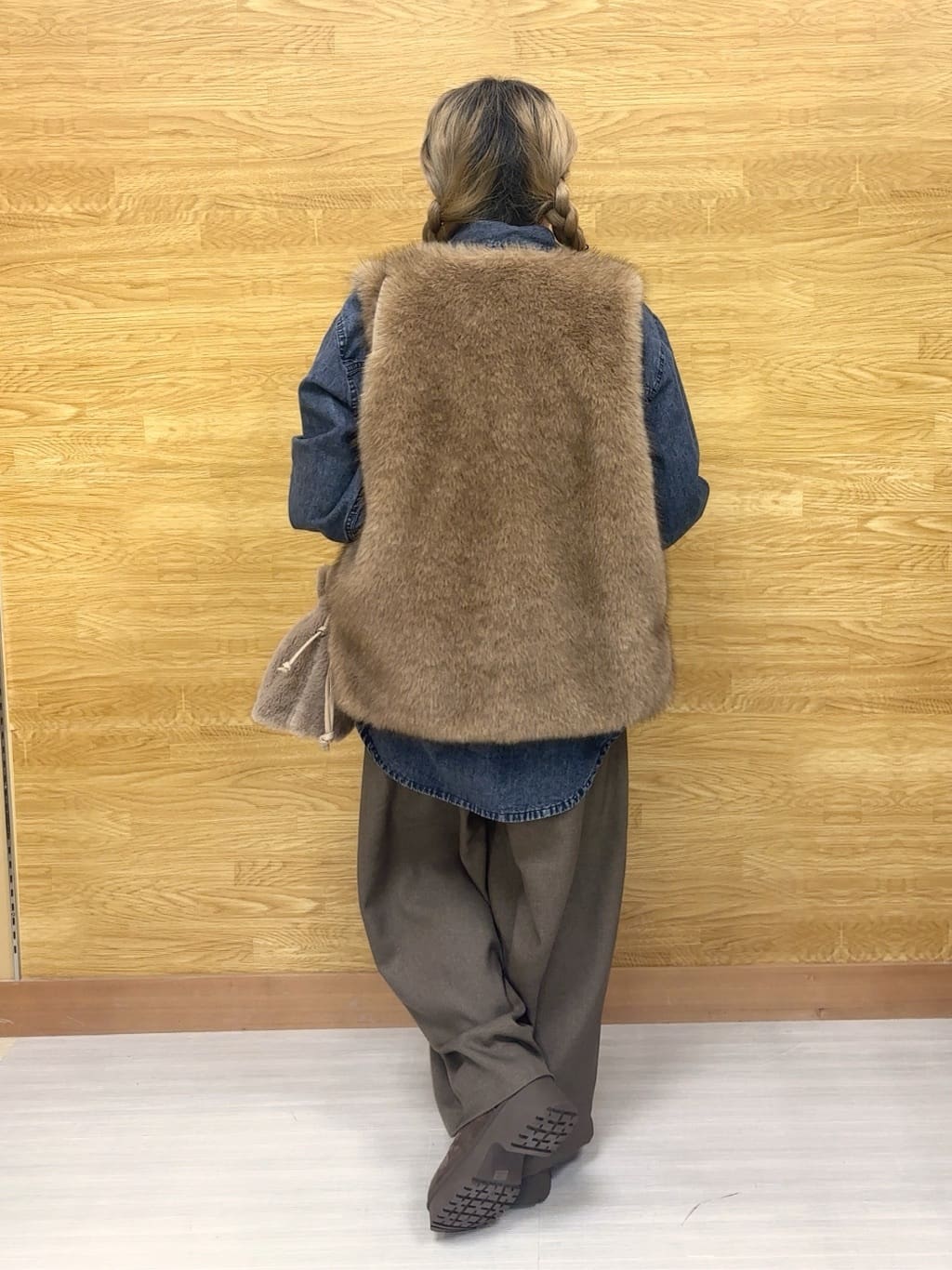 ぁむさんの「SHOO･LA･RUE｜【着丈選べる/S-LL】スタイルアップが叶う ベルト付きワイドパンツ」を使ったコーディネート