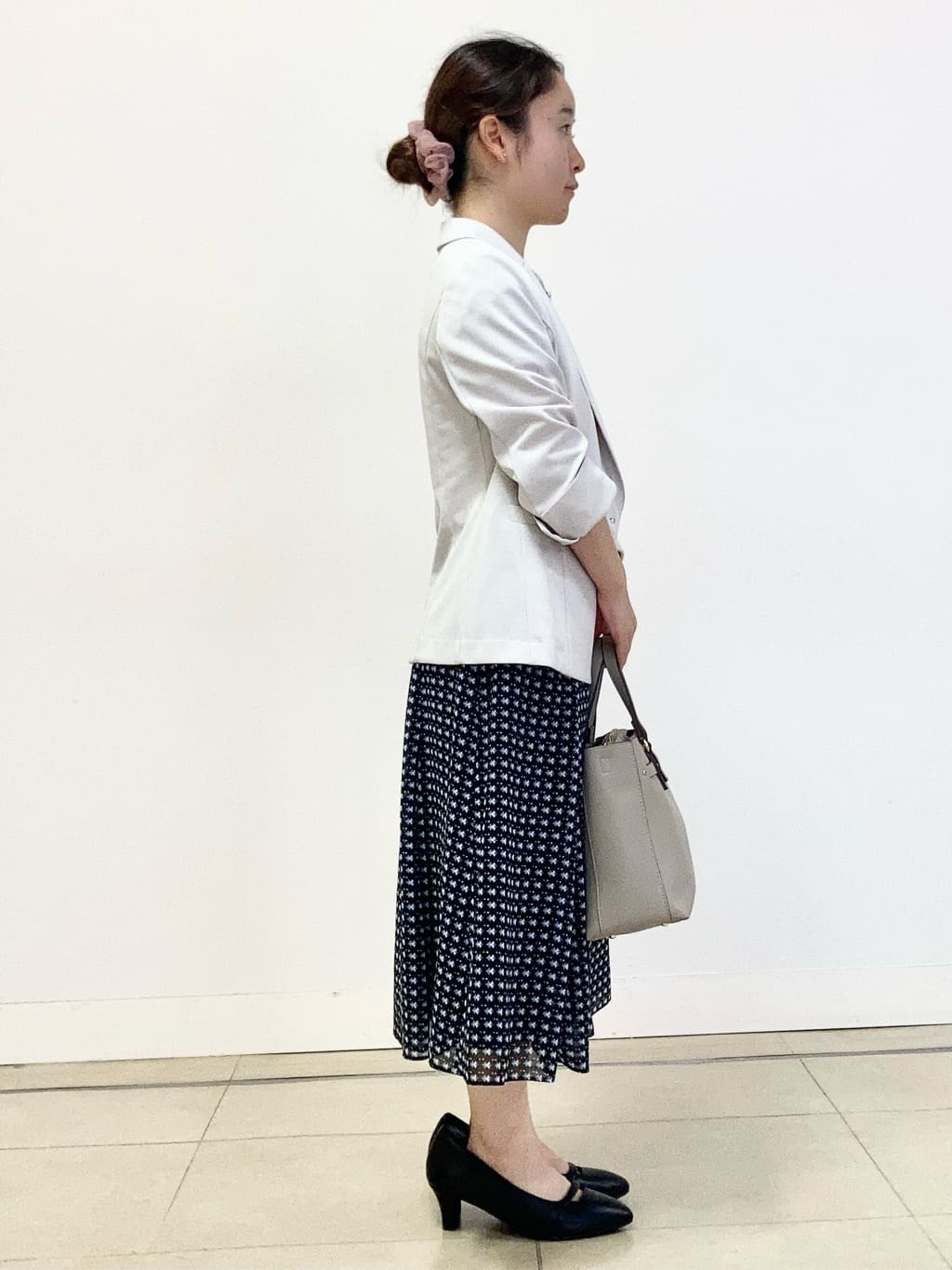 tomominさんの「Reflect｜【インナーに◎／すっきり見え！長め丈】タックデティールブラウス」を使ったコーディネート