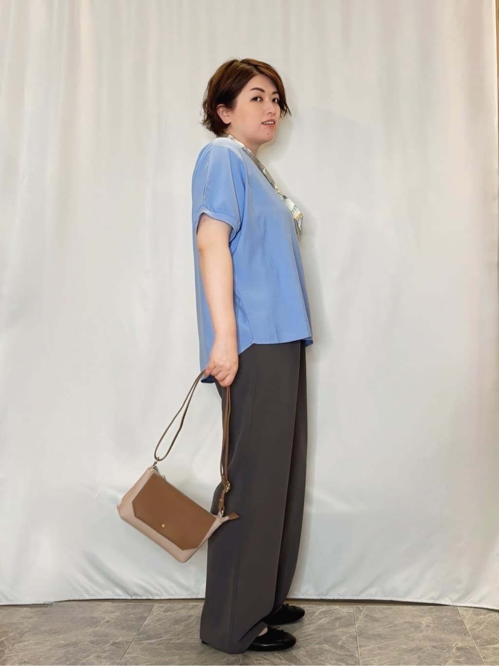 たみさんの「SHOO･LA･RUE｜【ひんやり/洗濯後しわになりにくい】リブ切り替えドルマンブラウス」を使ったコーディネート