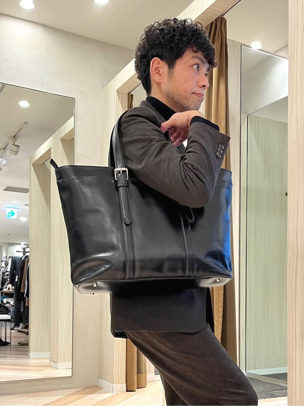 URAさんの「TAKEO KIKUCHI｜アンチピリング タートルネック ニット」を使ったコーディネート
