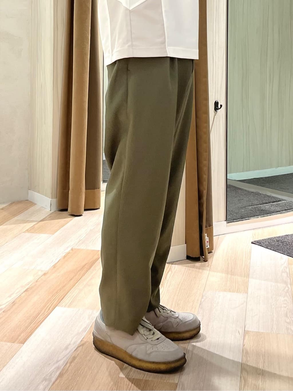 URAさんの「TAKEO KIKUCHI｜【COOL CITY WEAR】籠目アート柄 サッカーシャツ /通気性」を使ったコーディネート