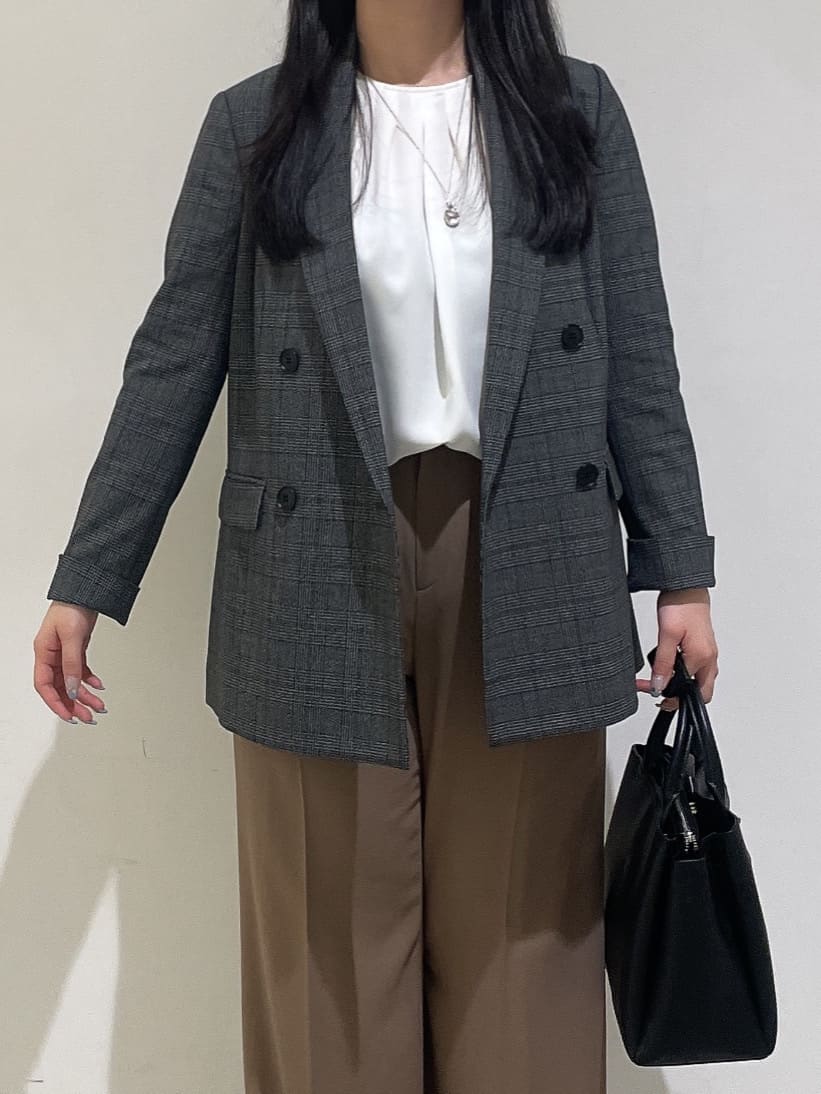 emikaさんの「INDIVI｜【洗える／オンオフ】チェック柄ダブルジャケット」を使ったコーディネート