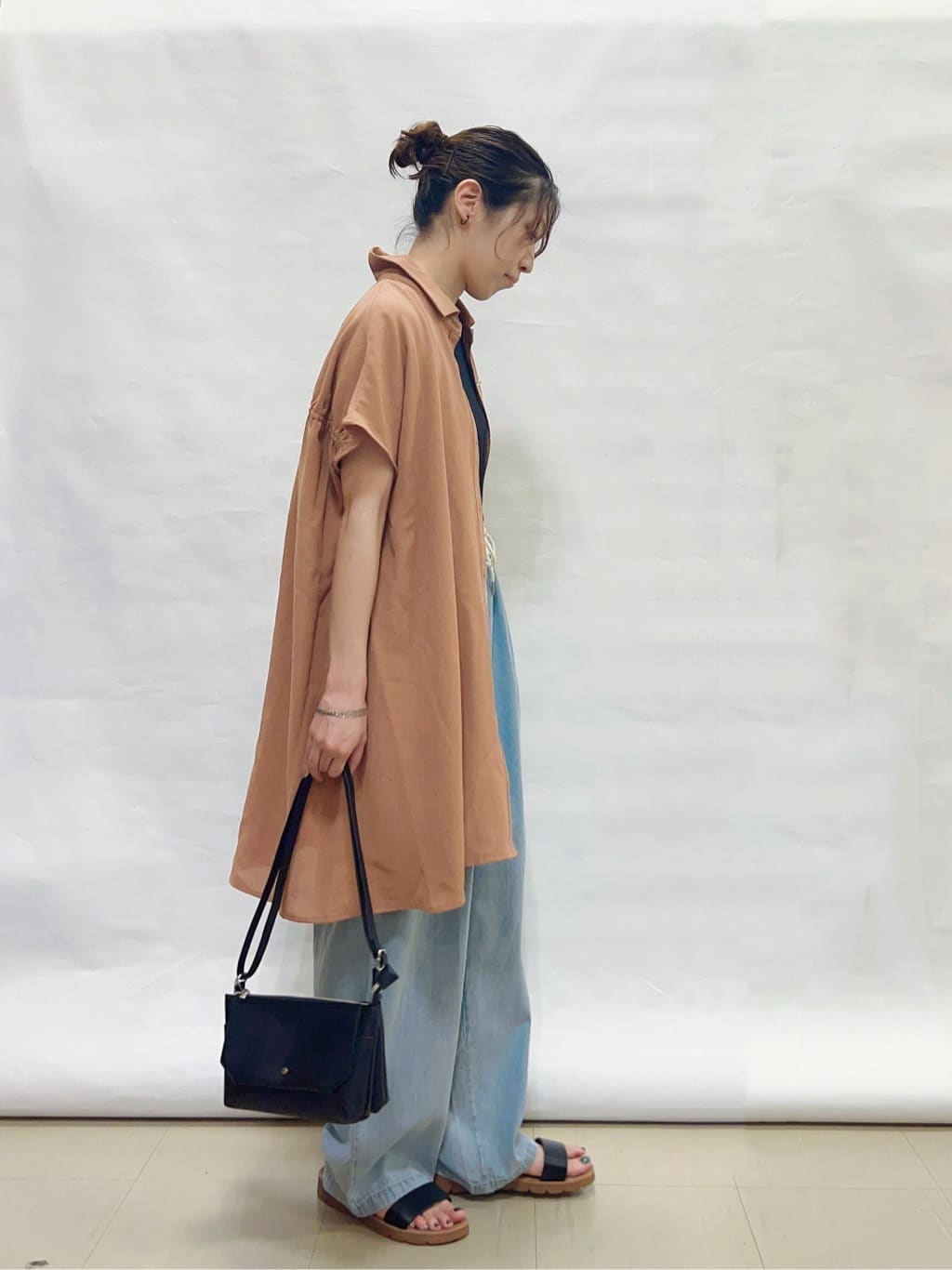 まっつんさんの「SHOO･LA･RUE｜【S-LL/体型カバー】さらりとしたタッチが心地よい バックギャザーブラウス」を使ったコーディネート