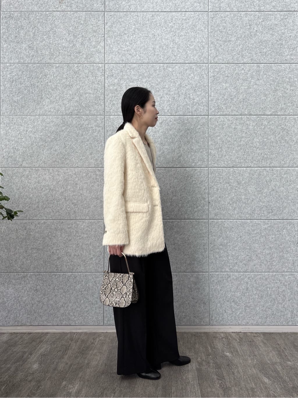 ひなさんの「INDIVI｜Comfy SET UP｜イージーストレートワイドパンツ【セットアップ対応／通勤/カセット服】」を使ったコーディネート
