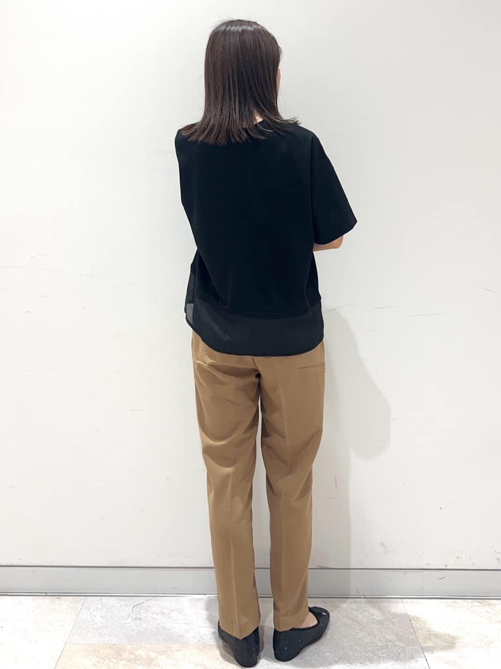meeさんの「OPAQUE.CLIP｜美脚イージーテーパードパンツ【防シワ／洗濯機洗い可／抗ピル／ストレッチ】《丈が選べる／SS-LLサイ」を使ったコーディネート
