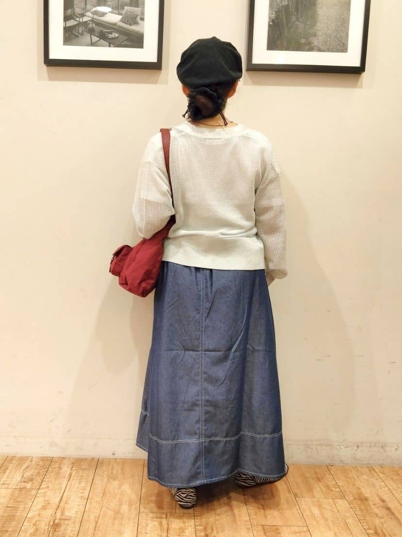 SHOOLARUEさんの「SHOO･LA･RUE｜キラッと光るラメとスパンコールが印象的 メッシュカーディガン」を使ったコーディネート