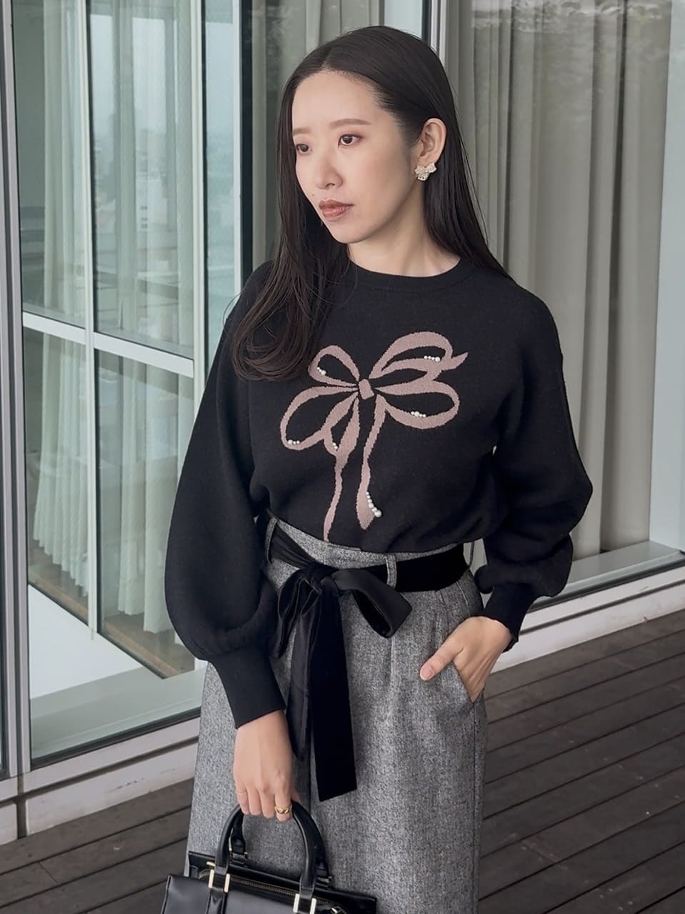 teiさんの「Couture brooch｜【上品華やか・通勤】ラメツイード ワイドパンツ」を使ったコーディネート