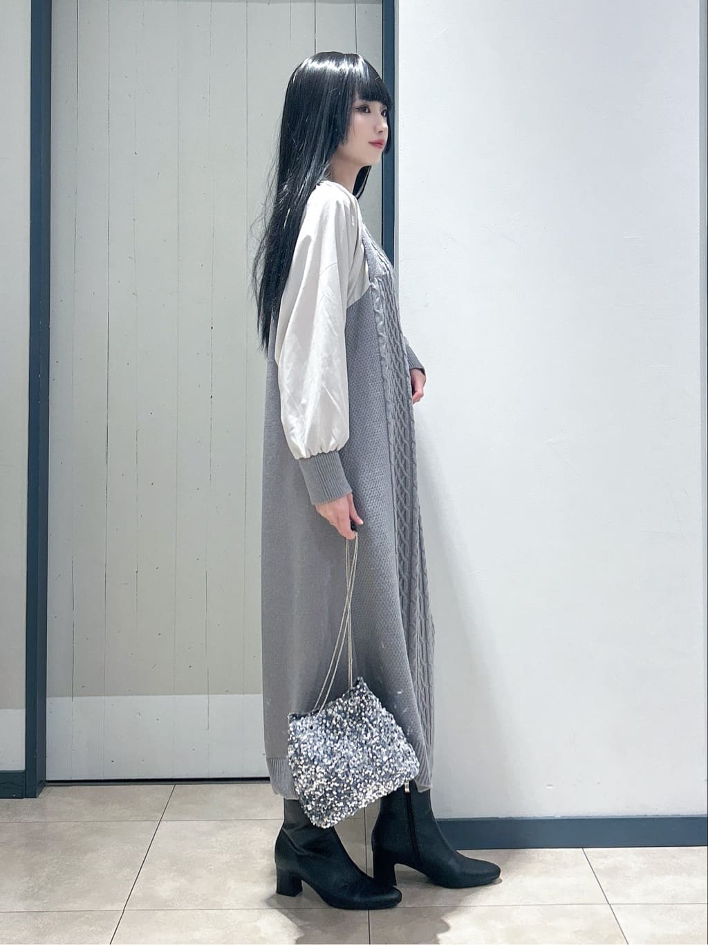 yukinoさんの「grove｜一枚で華やぐ、袖布帛ケーブルニットワンピース」を使ったコーディネート