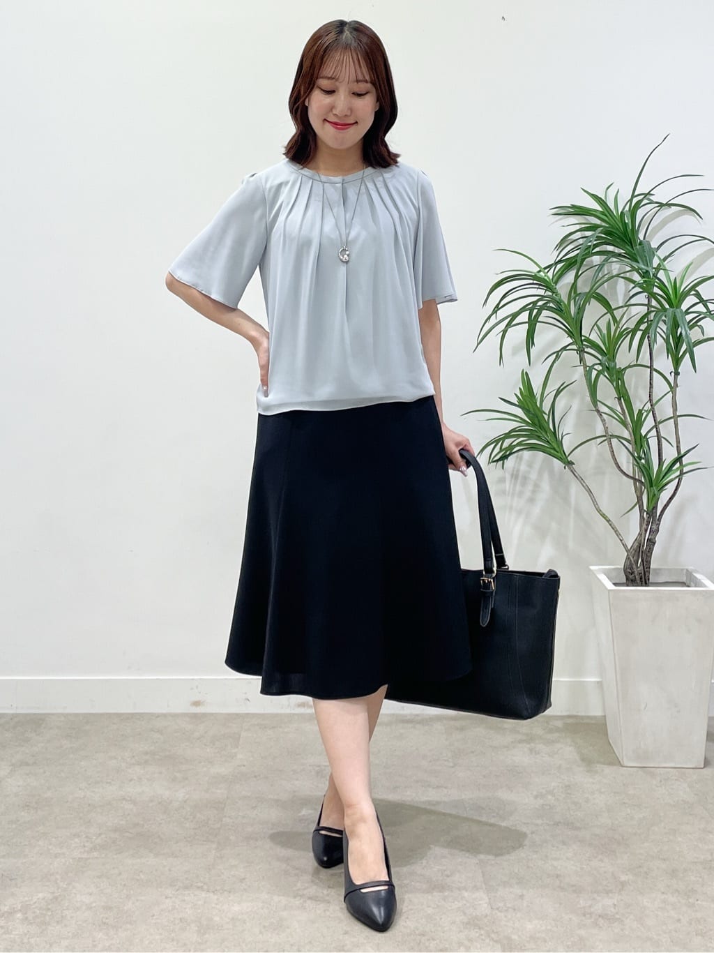 yukariさんの「Reflect｜【一枚着で着映え◎／ジャケットのインナーにも】フロント開きブラウス」を使ったコーディネート