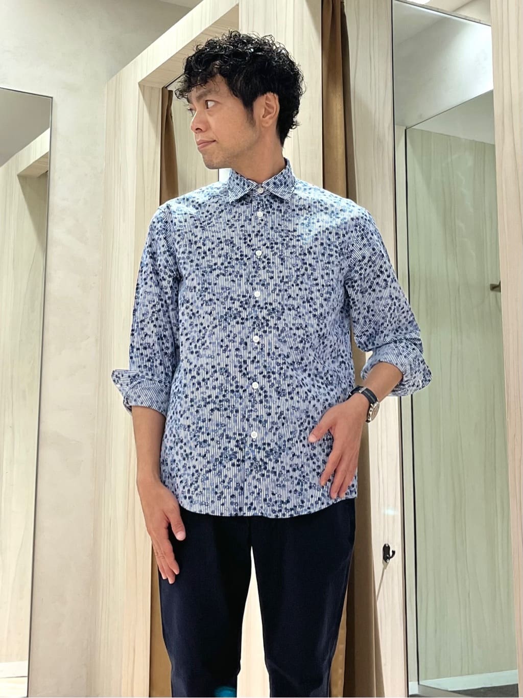 URAさんの「TAKEO KIKUCHI｜ストライプ小花 長袖シャツ」を使ったコーディネート