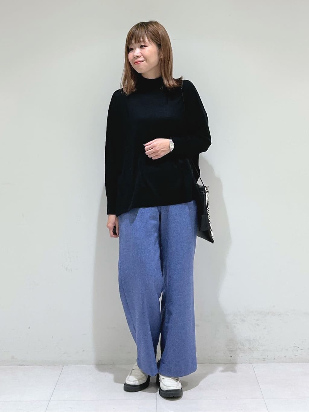 tsuyuさんの「INDIVI｜【洗える／毛玉になりにくい】エクストラファインウール ハイネックニット」を使ったコーディネート