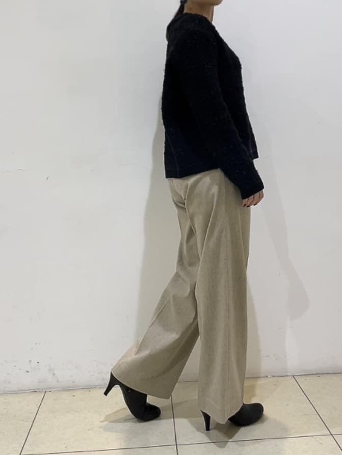 watanabeさんの「UNTITLED｜【ツイード調/コンパクト丈】ブークレーボートネックニット」を使ったコーディネート