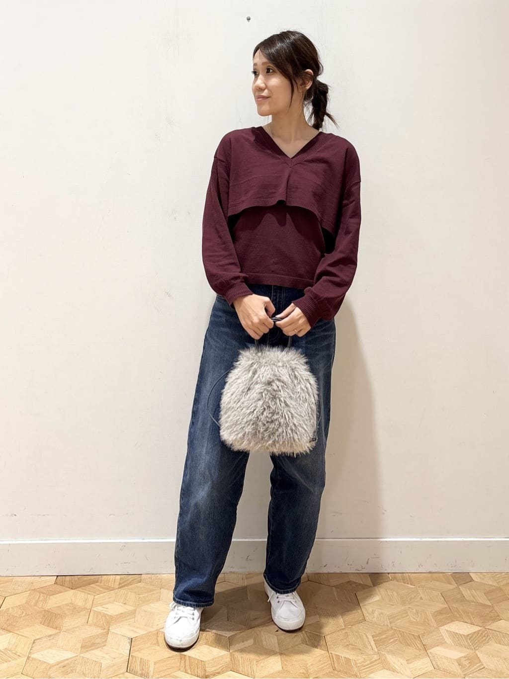 YUMIさんの「Dessin｜【2点セット/3WAY/洗える】ノースリーブインナー付きVネックショート丈ニット」を使ったコーディネート