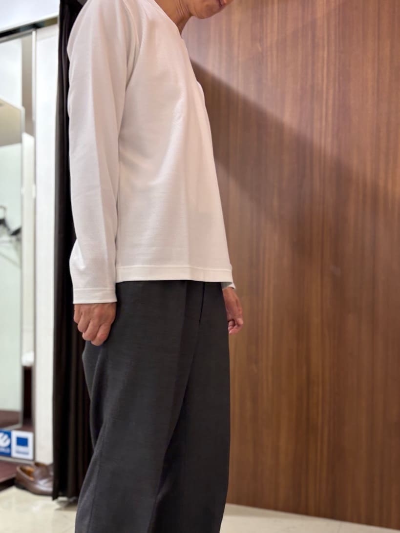 かたやまさんの「TAKEO KIKUCHI｜【尾州織】ブリスタ Vネック カットソー」を使ったコーディネート