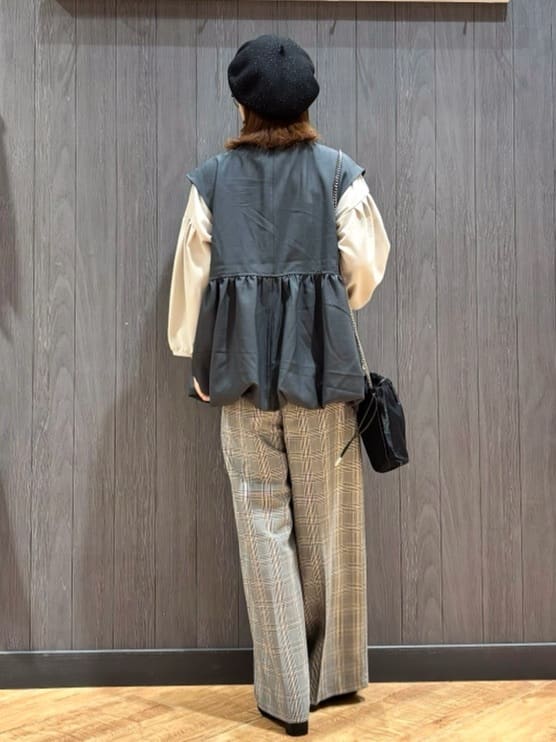 meiさんの「SHOO･LA･RUE｜【S-LL】美シルエット 裾バルーンシルエットジレ」を使ったコーディネート