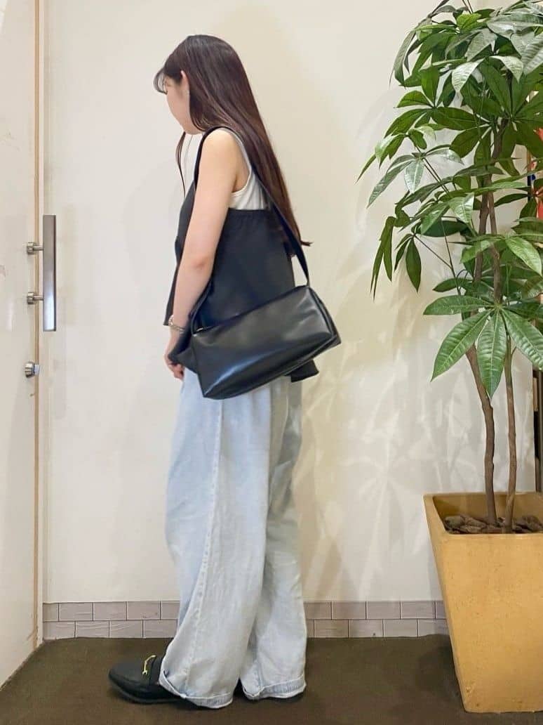 AYUMIさんの「SHOO･LA･RUE｜【S-LL/セットアップ可/ひんやり】女性らしさ溢れる ティアードキャミソール」を使ったコーディネート