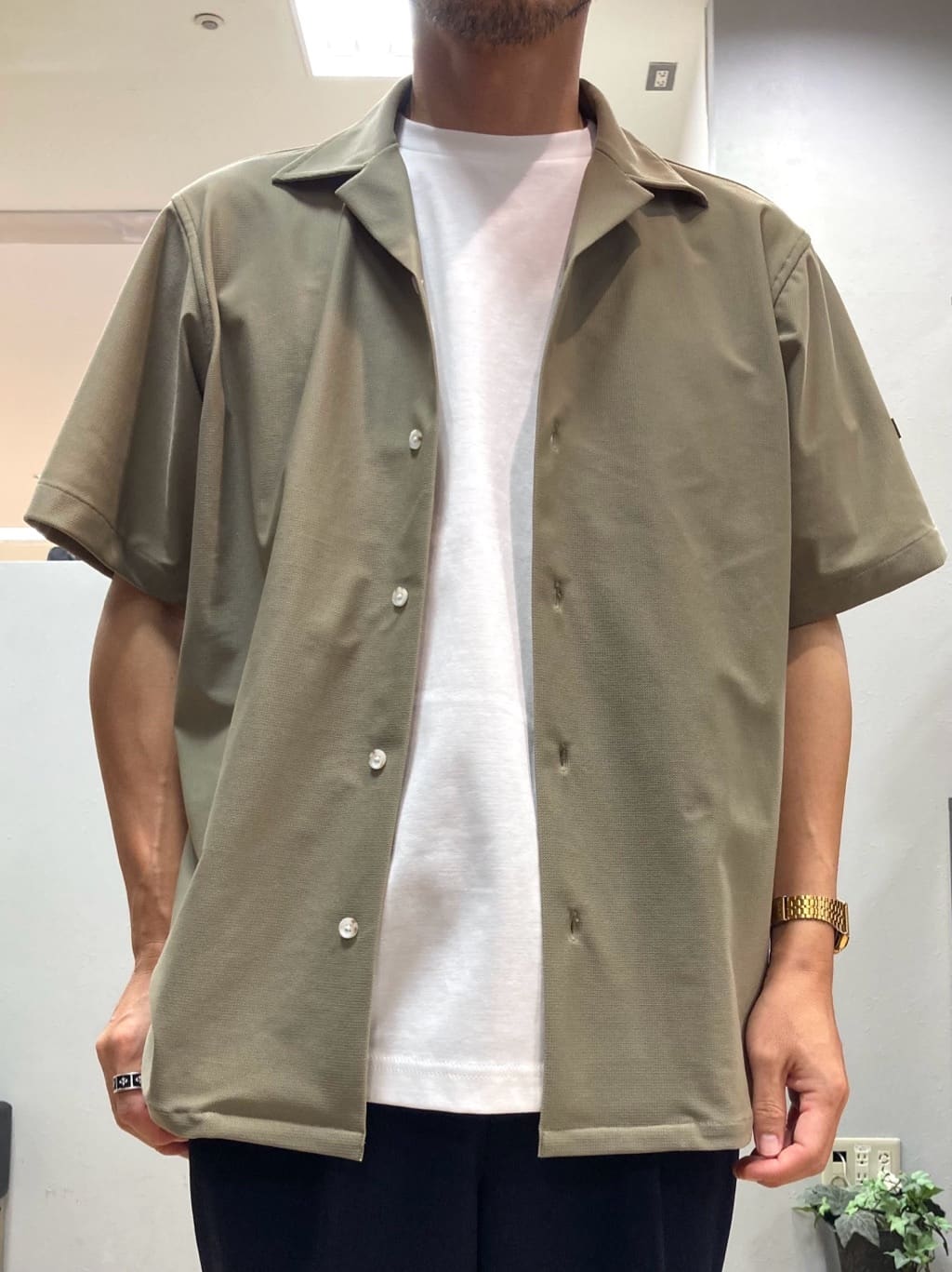シュンさんの「TAKEO KIKUCHI｜【COOL CITY WEAR】エアートール オープンカラーシャツ /接触冷感・通気性」を使ったコーディネート