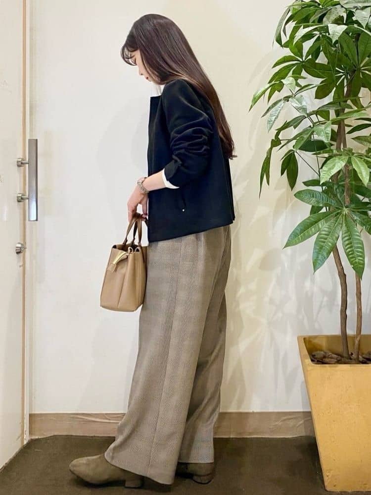 AYUMIさんの「SHOO･LA･RUE｜【洗濯機可/S-LL】リボンブラウス」を使ったコーディネート