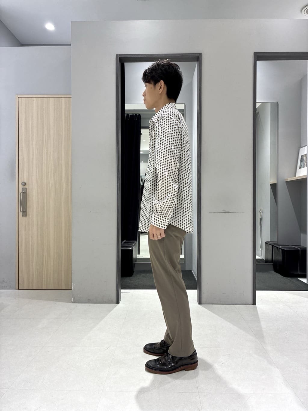 わいずみさんの「TAKEO KIKUCHI｜ボーラーハット柄 長袖シャツ」を使ったコーディネート