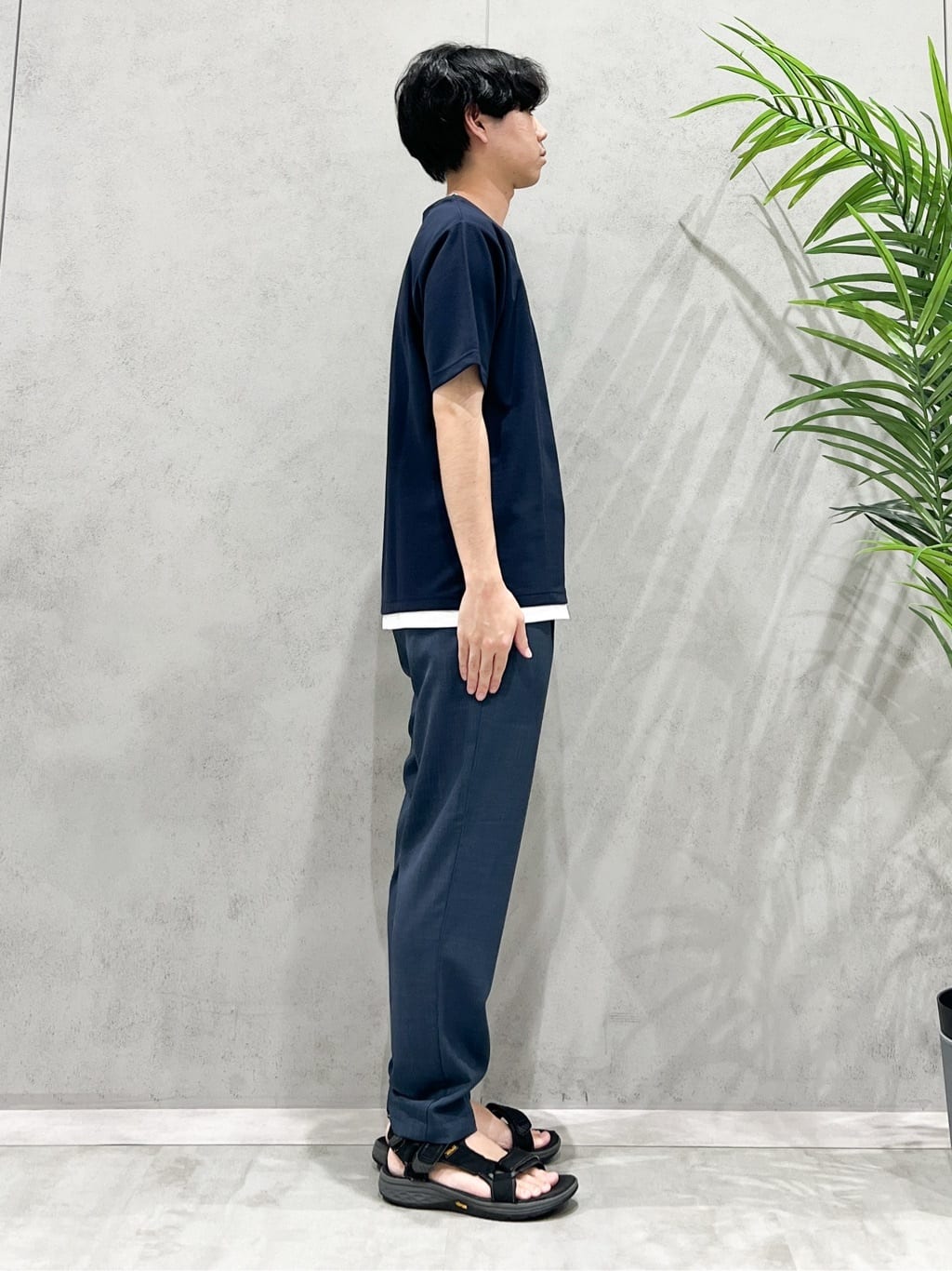 SHI-MAさんの「THE SHOP TK｜ツイルキーネック 半袖Tシャツ 接触冷感/洗濯機OK」を使ったコーディネート