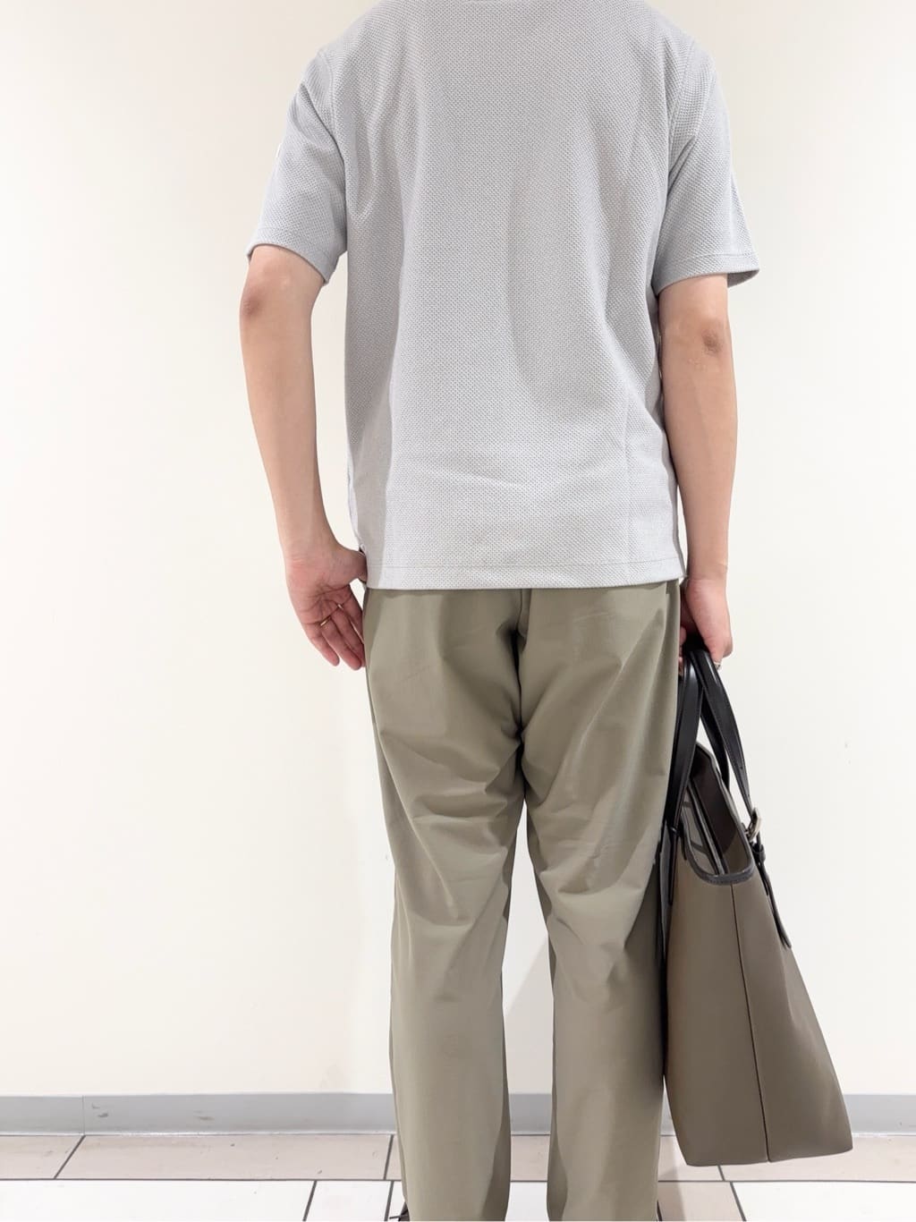 及川さんの「TAKEO KIKUCHI｜【COOL CITY WEAR】エアートール パンツ /接触冷感・通気性」を使ったコーディネート