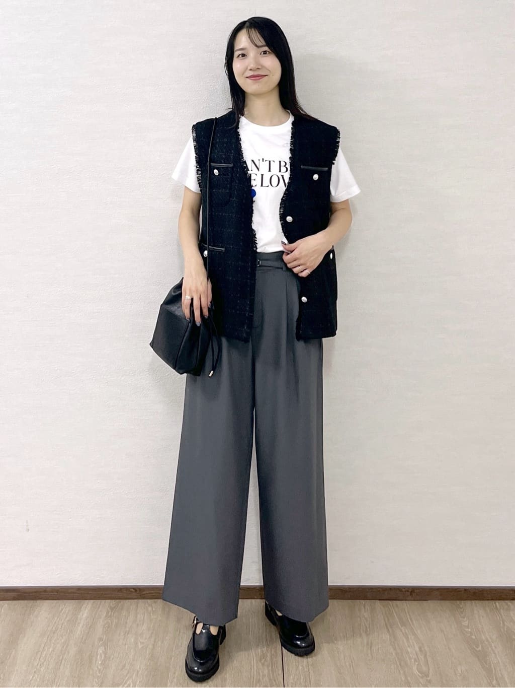 sachikoさんの「OPAQUE.CLIP｜ツイードVネックベスト【洗濯機OK】」を使ったコーディネート