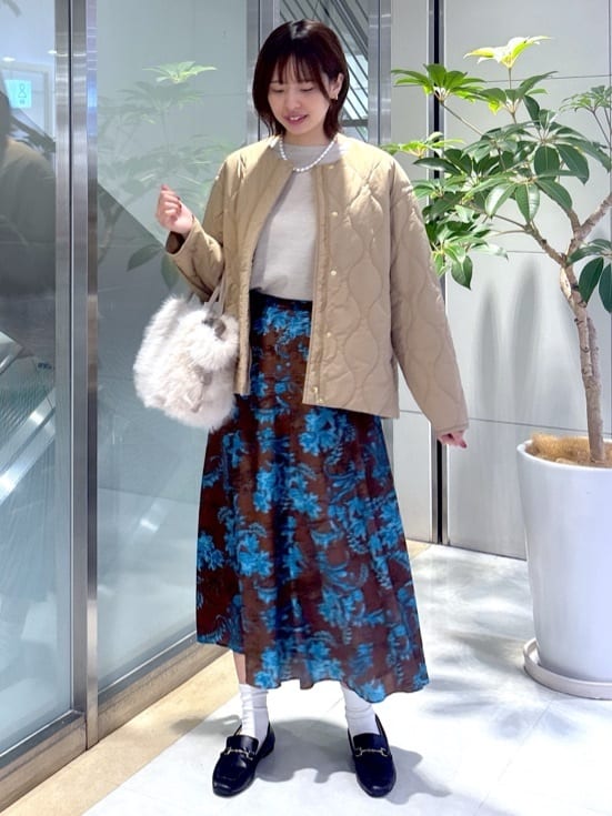 yukaさんの「UNTITLED｜【アンサンブル可/洗える】シルクウールカシミヤ ドルマンスリーブニット」を使ったコーディネート