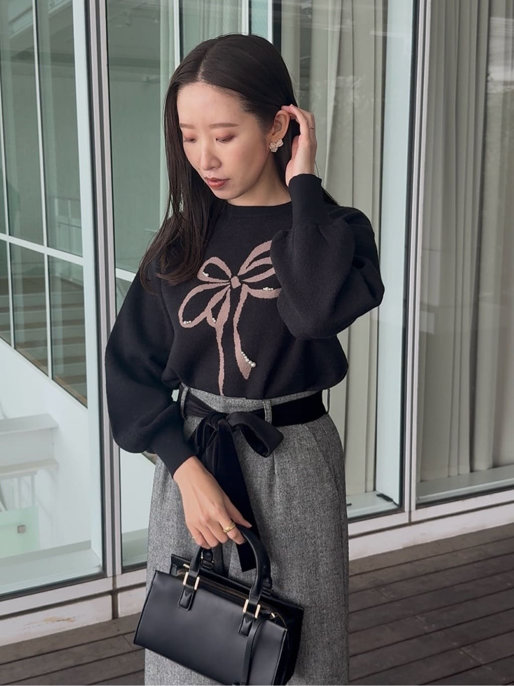 teiさんの「Couture brooch｜【上品華やか・通勤】ラメツイード ワイドパンツ」を使ったコーディネート