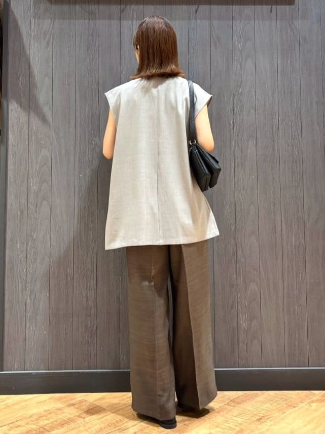 meiさんの「SHOO･LA･RUE｜【S-LL/セットアップ可/洗濯後しわになりにくい】ダブルベスト」を使ったコーディネート