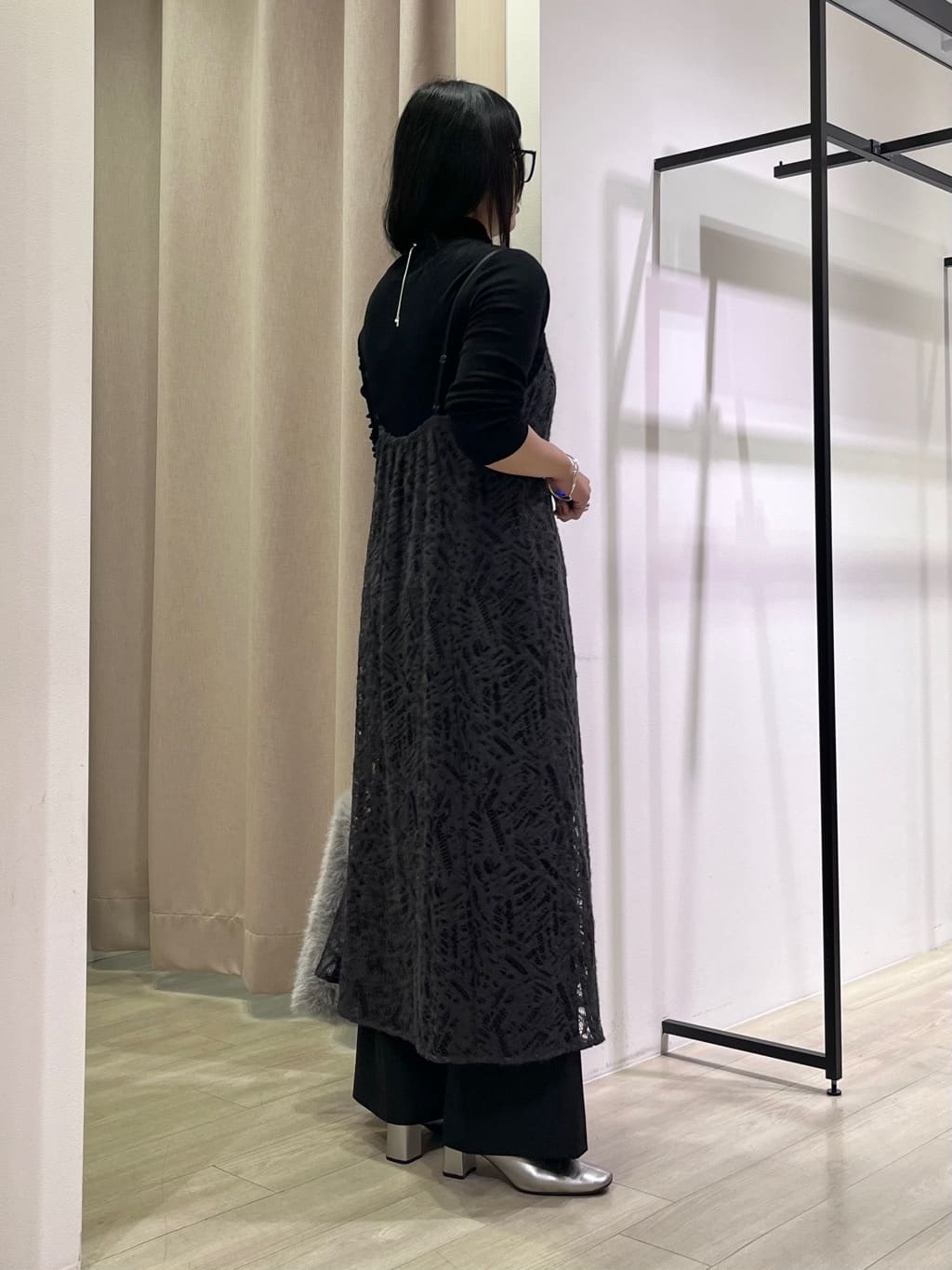 hasuさんの「INDIVI｜【洗える／薄手／ラメ】シアーラメニット」を使ったコーディネート